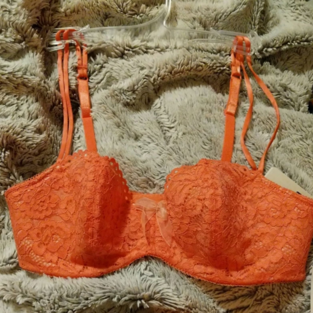 b.tempt'd SALMON LACE PADDED UNDERWIRE BRA 36C or 36DD
